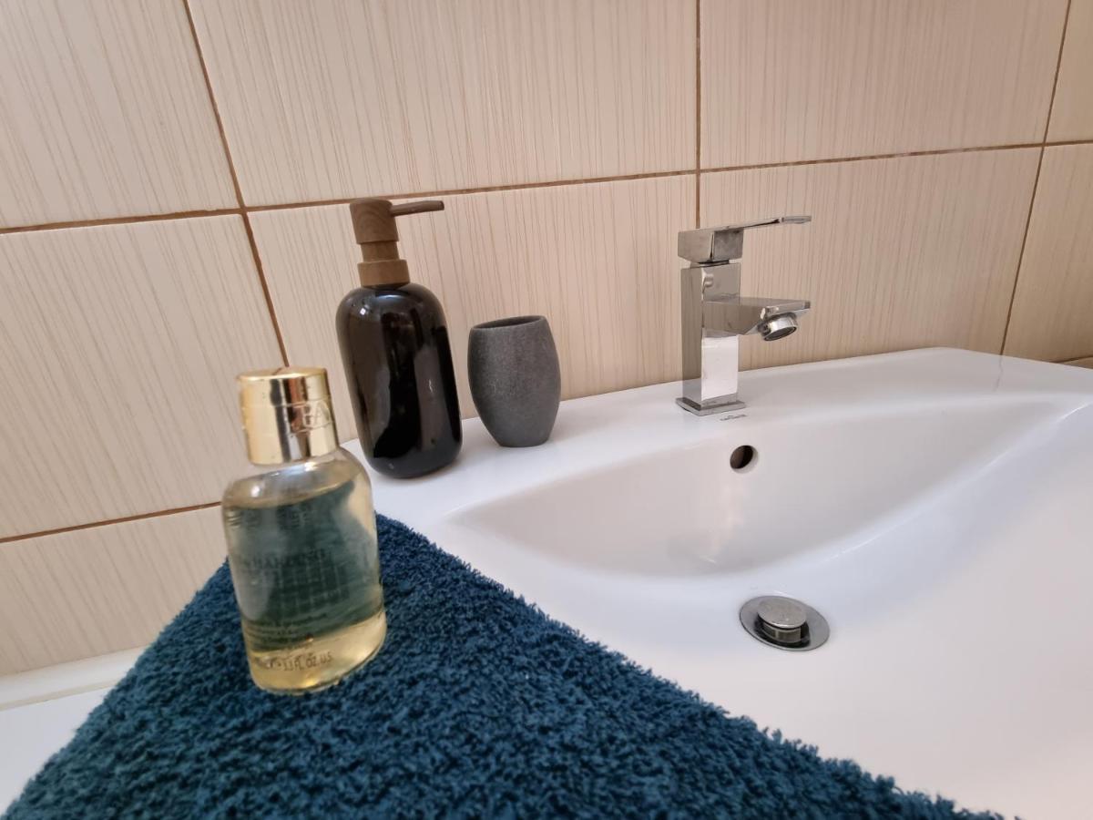 Charming & Cozy, Ultracentral Apt In 雅西 外观 照片